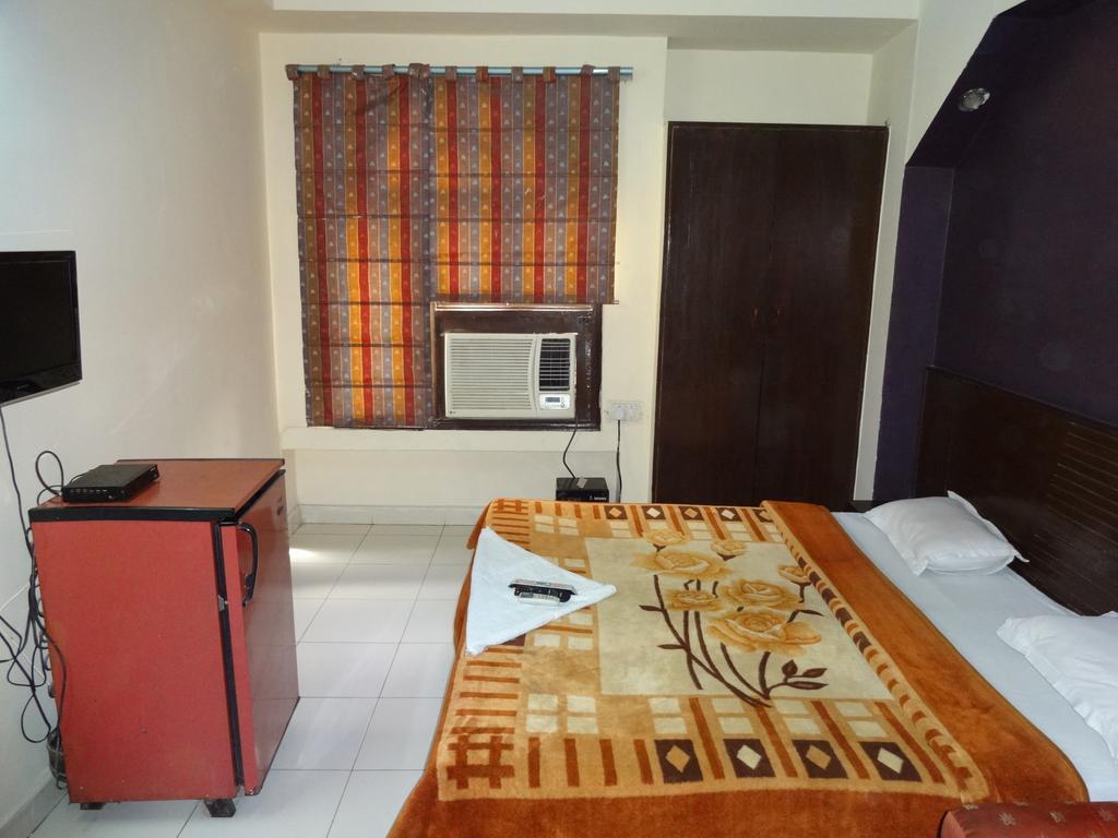 Hotel Elegant International New Delhi Luaran gambar