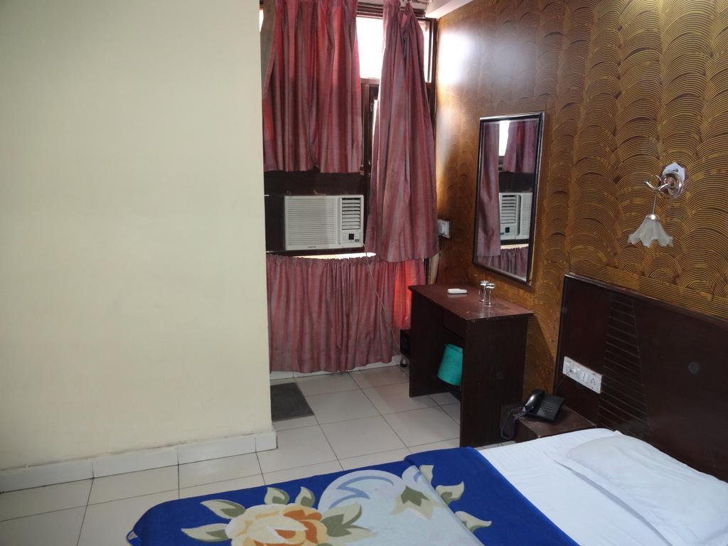 Hotel Elegant International New Delhi Luaran gambar